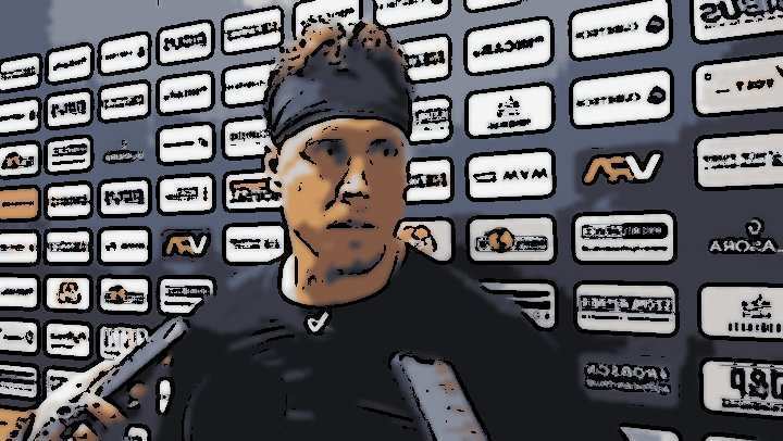 Branislav Mezei re-Signs med Hometown Club för...