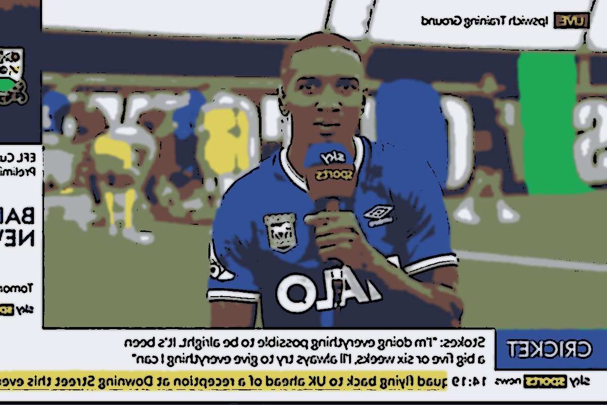 Ashley Young? Ipswich lagkamrat fångad med botten...
